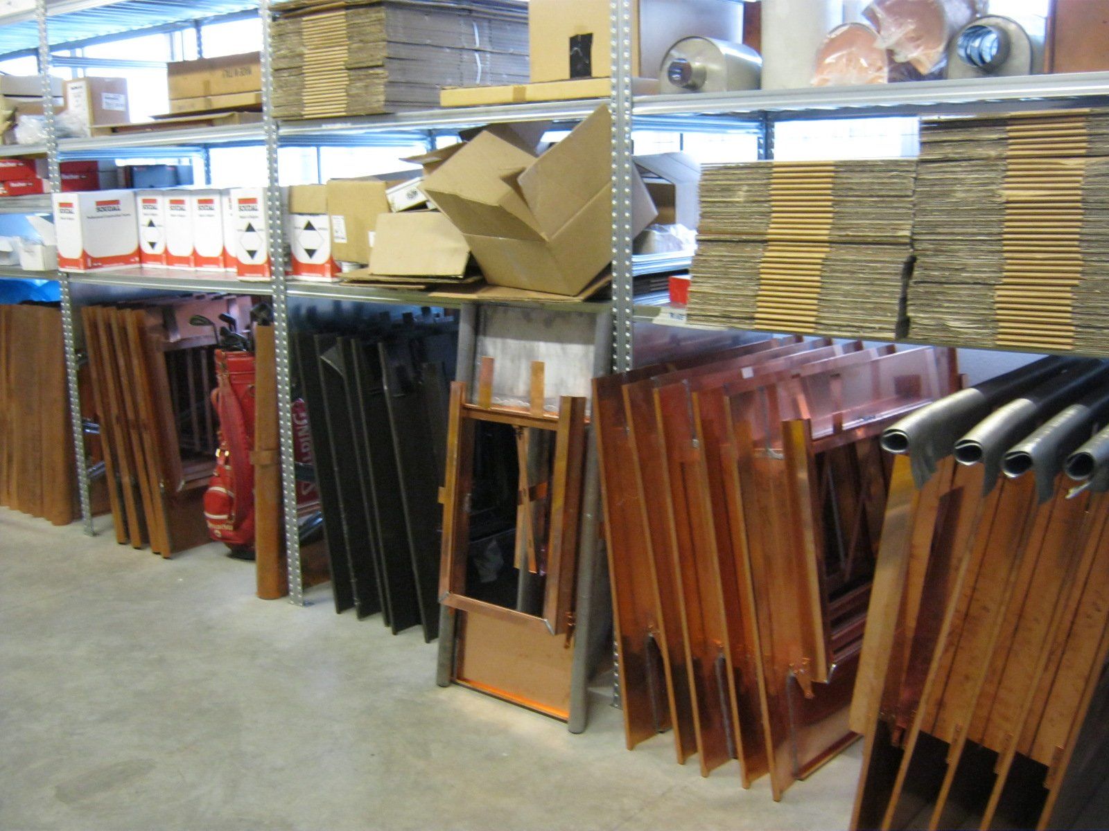 fornitura di grondaie in magazzino da esposizione 3