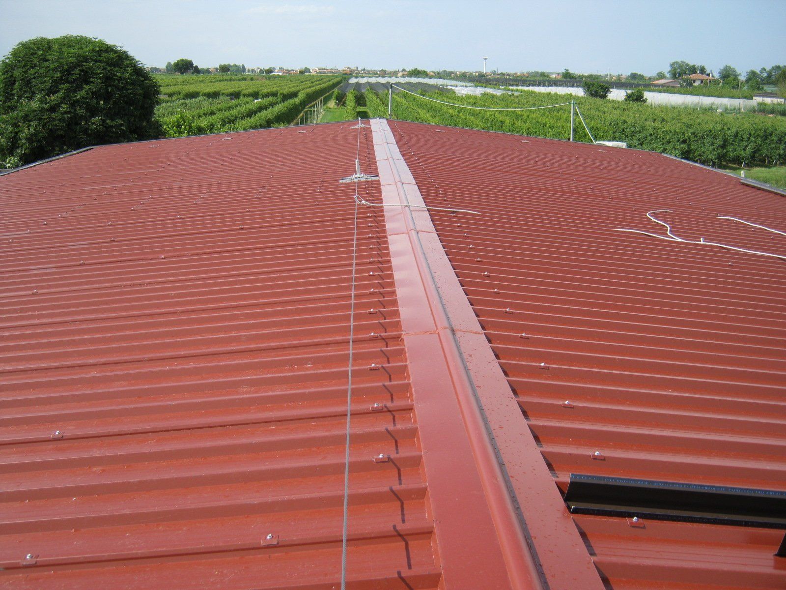 esempio di tettoia con struttura in lamiera 16