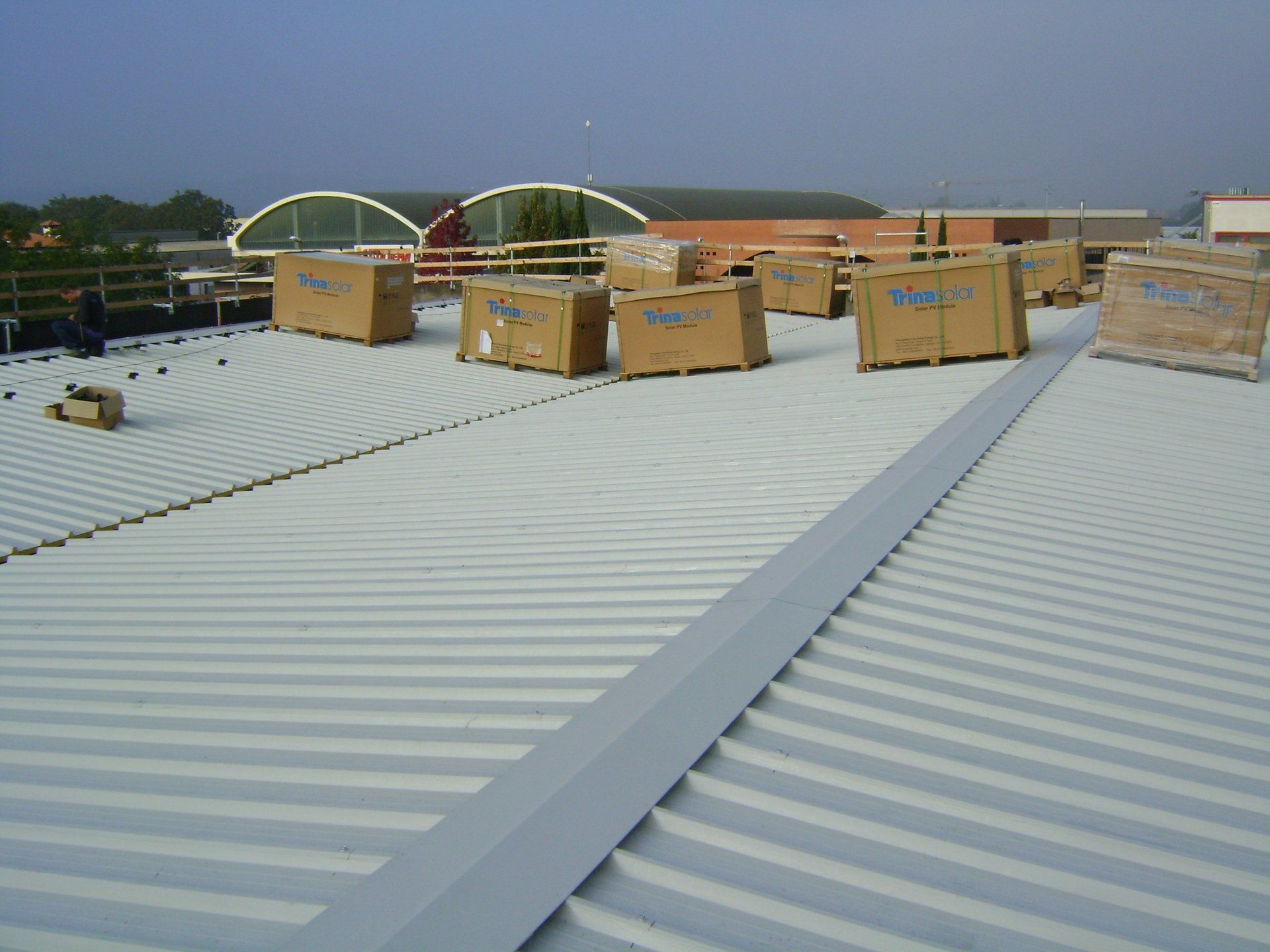 esempio di tettoia con struttura in lamiera 17