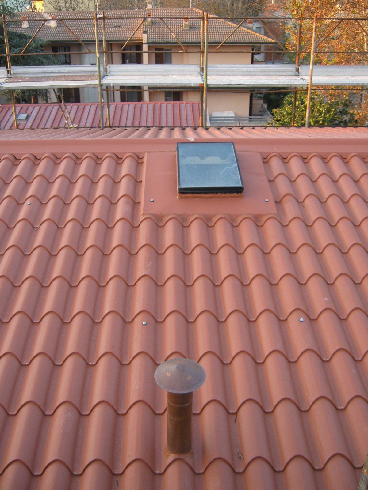 esempio di tettoia con struttura in lamiera 19