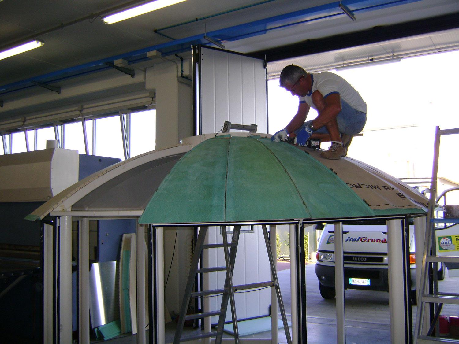 attività di lattoneria in laboratorio