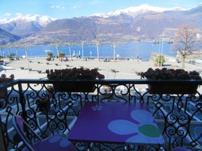 Bella Piazza  Lake Como
