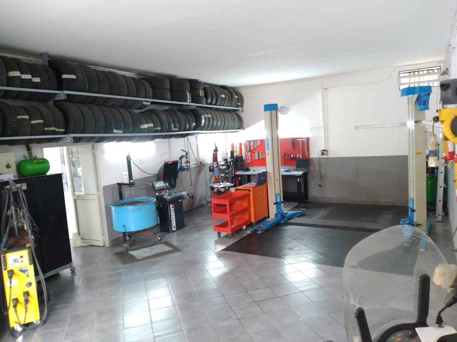 Interno dell'officina