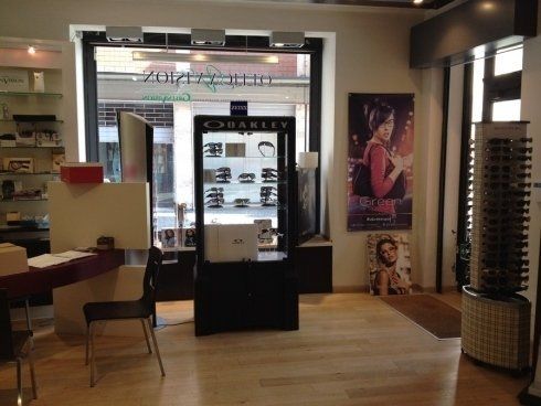 Vetrina Ottica Vision a Valsamoggia