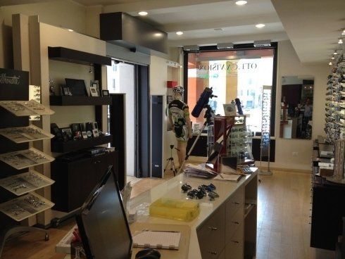 Vista interno Ottica Vision a Valsamoggia