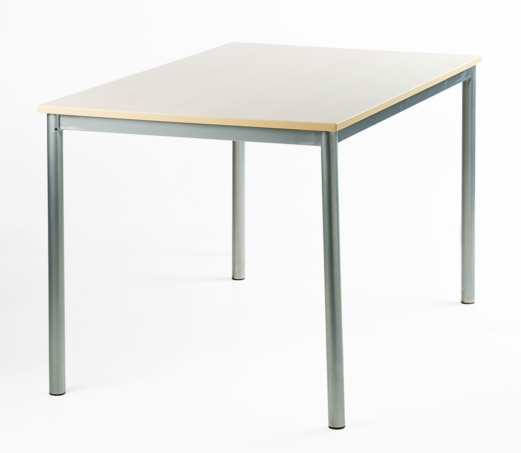 Rektangulært bord med en lys trefarget topp og sølvfargede metallben mot en hvit bakgrunn.