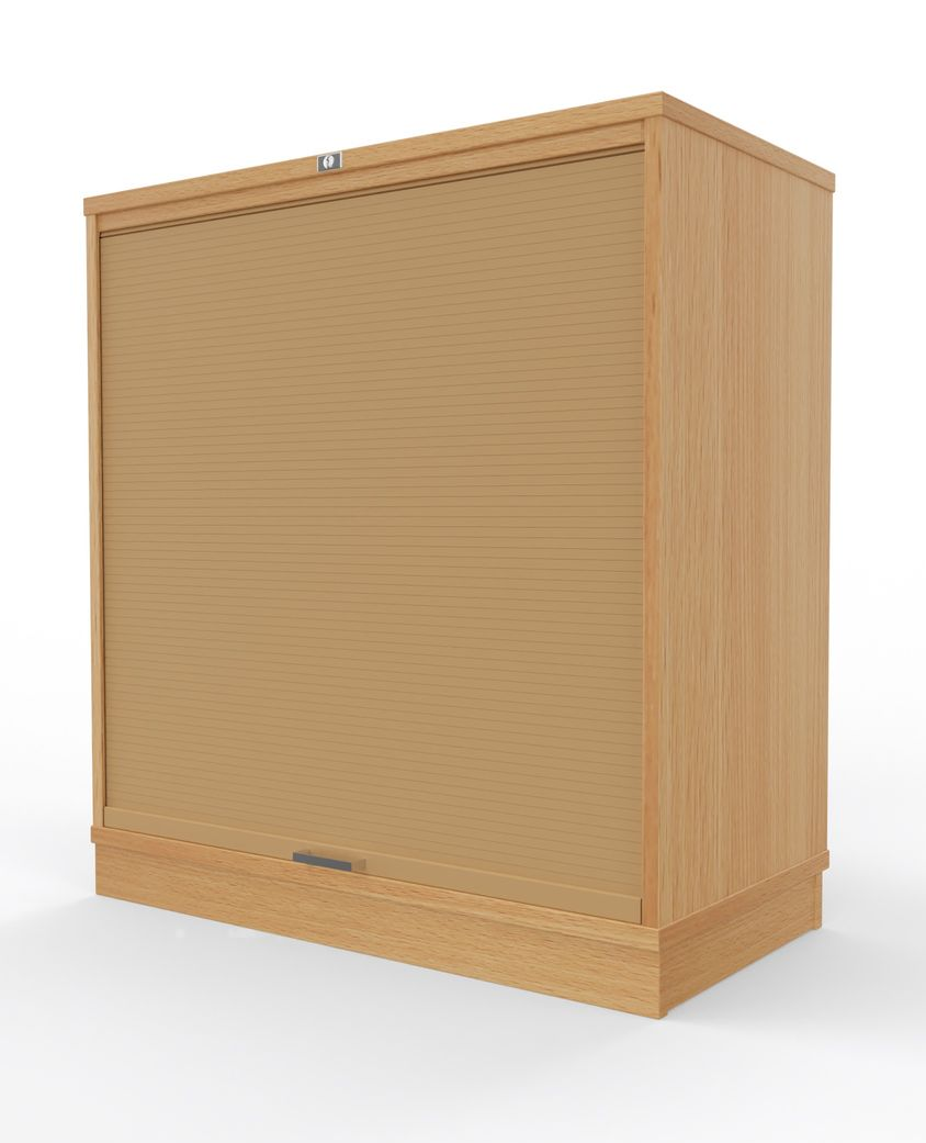 Treskap med rullejalousidør.