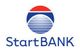 StartBank-logo: blå og rød globus med bankens navn under i blå tekst.