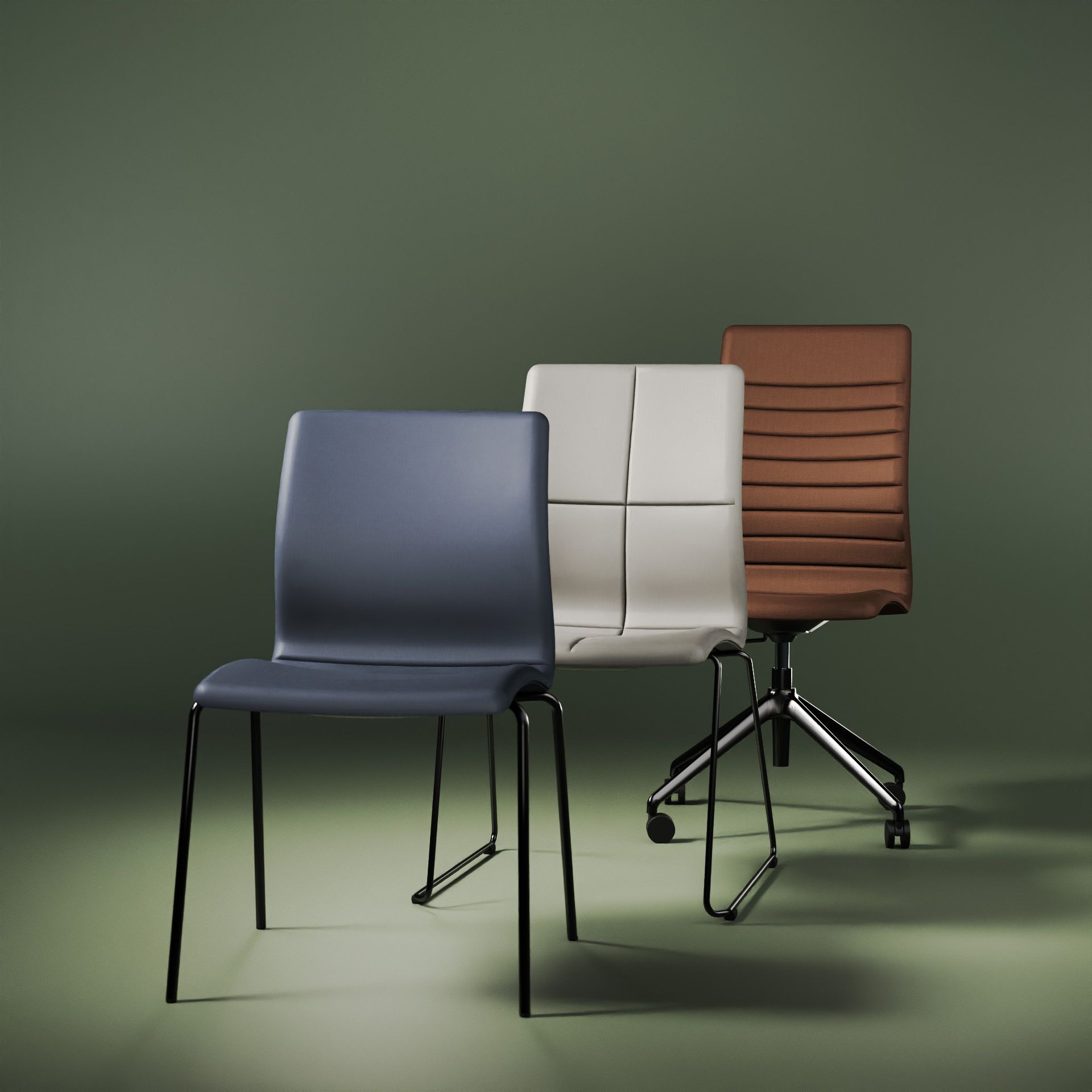 Tre moderne stoler i grønn setting: grått, hvitt og brunt skinn, med svarte metallrammer.