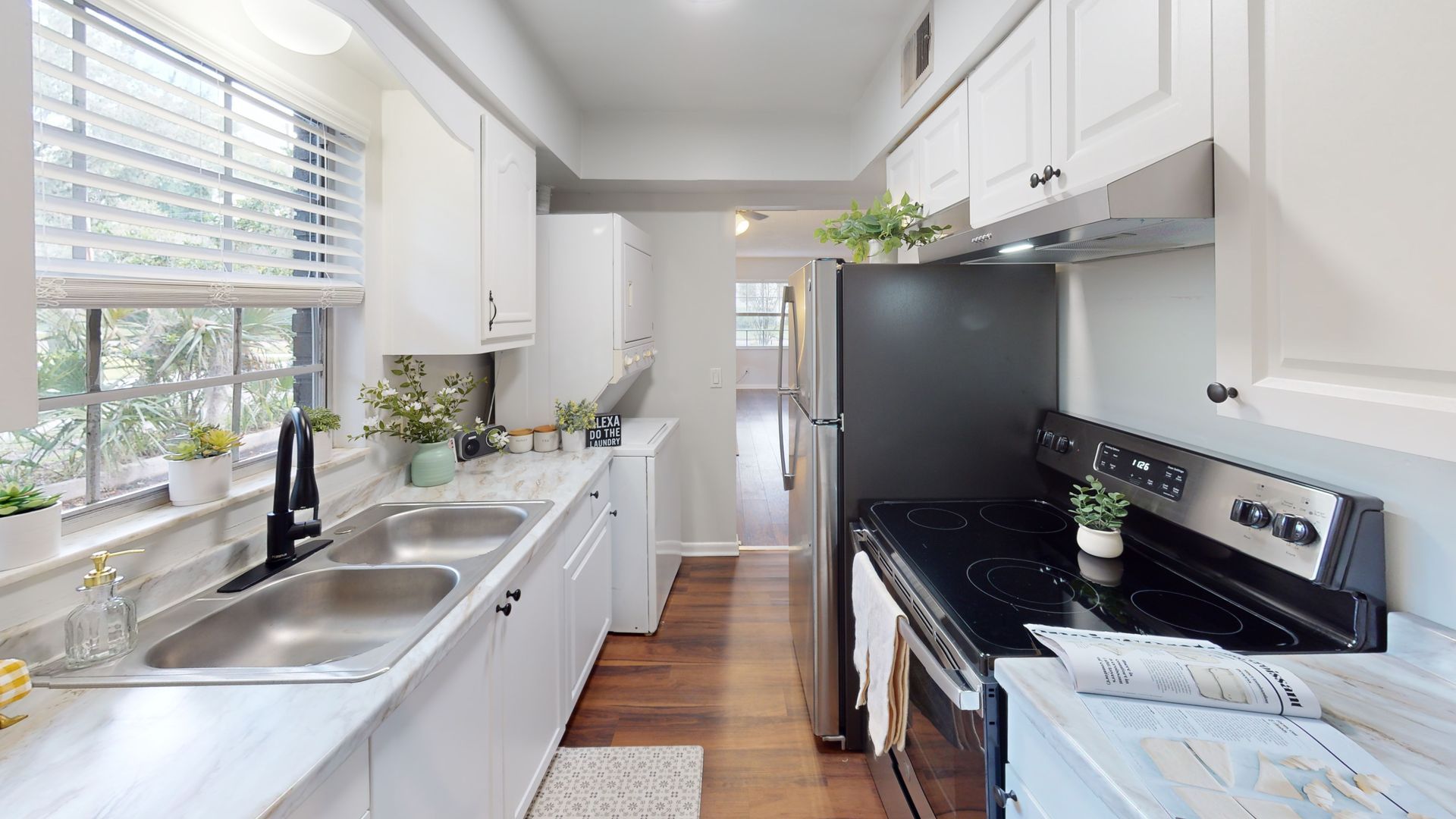 Newly Renovated 1 Bedroom Delaney Park!