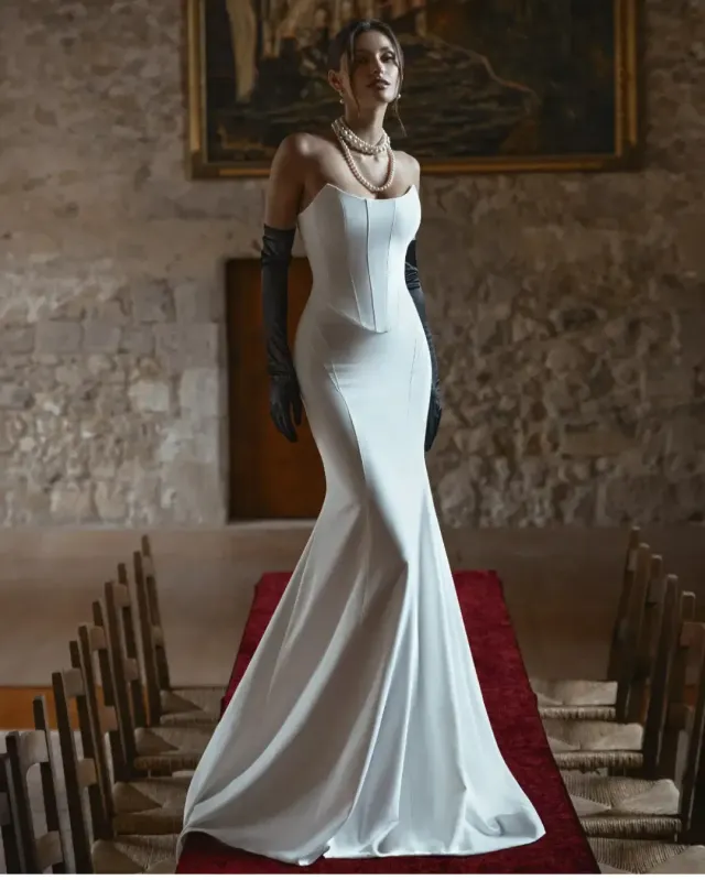 Julie Vino Bridal Gowns at Versailles Atelier Julie Vino Bridal Gowns at Versailles Atelier
