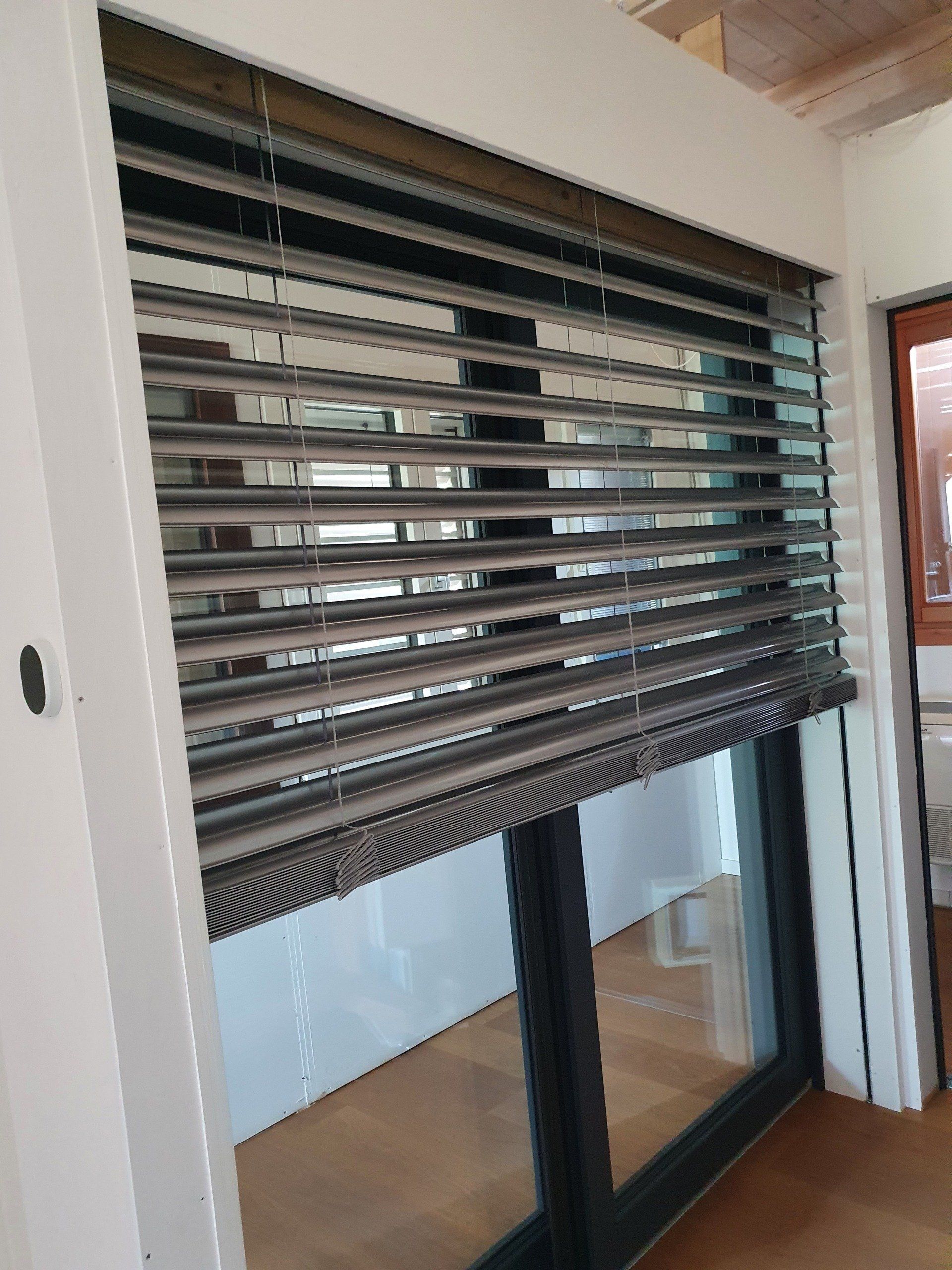 Serramenti in Friuli Venezia Giulia con persiana alzata