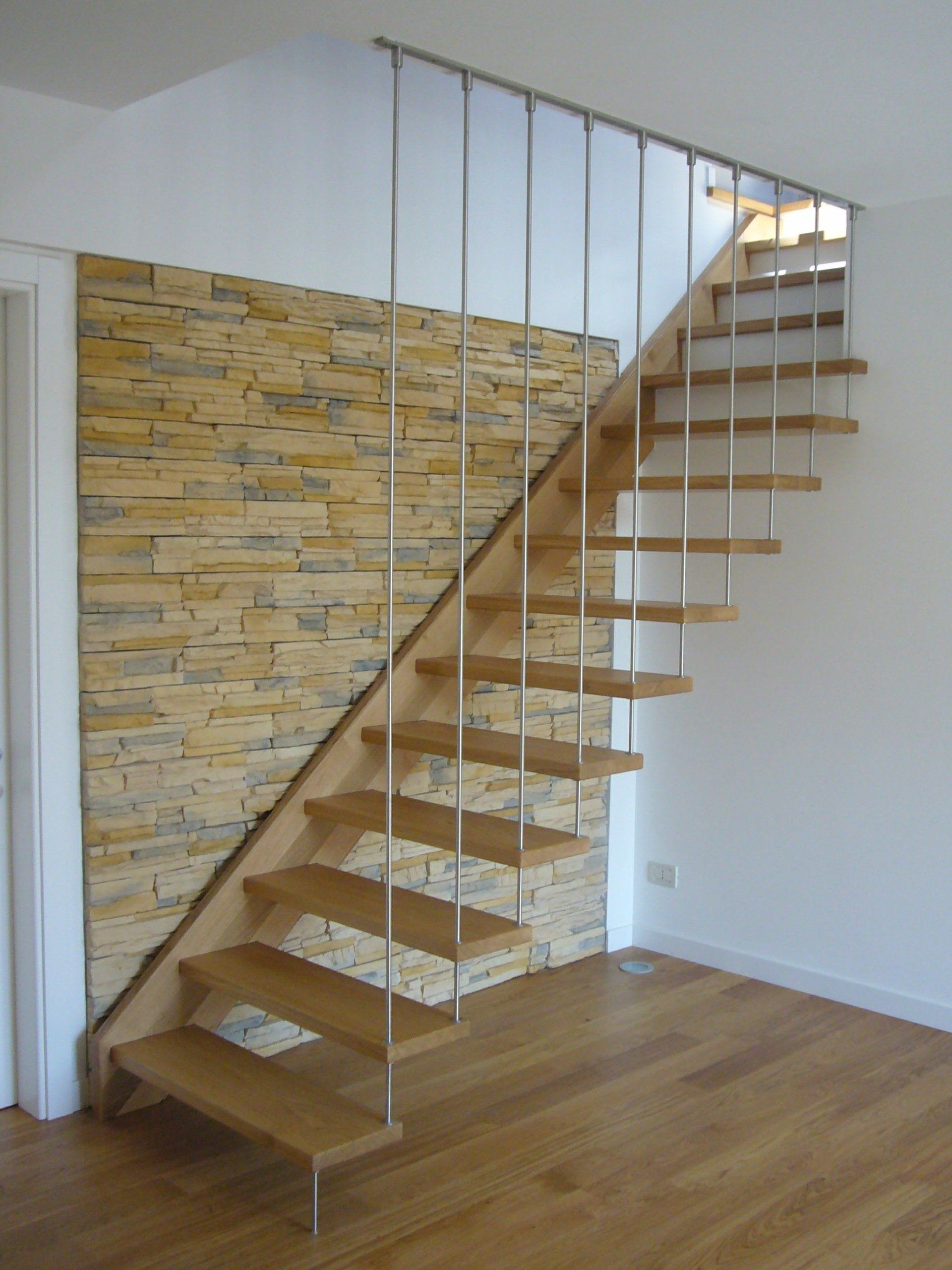 Scale in legno per interni a Pordenone per appartamento