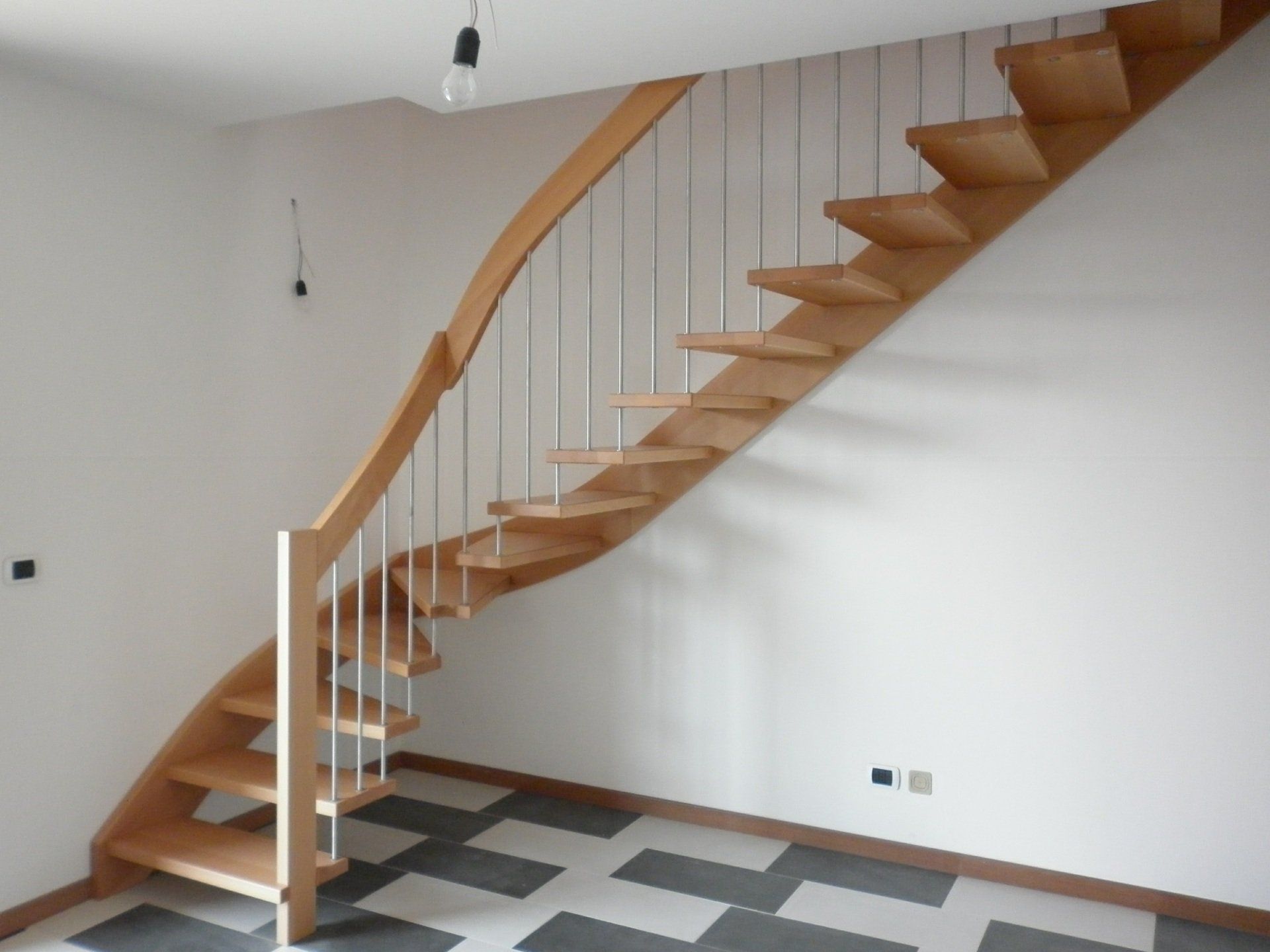 Scale in legno per interni a Pordenone artigianali