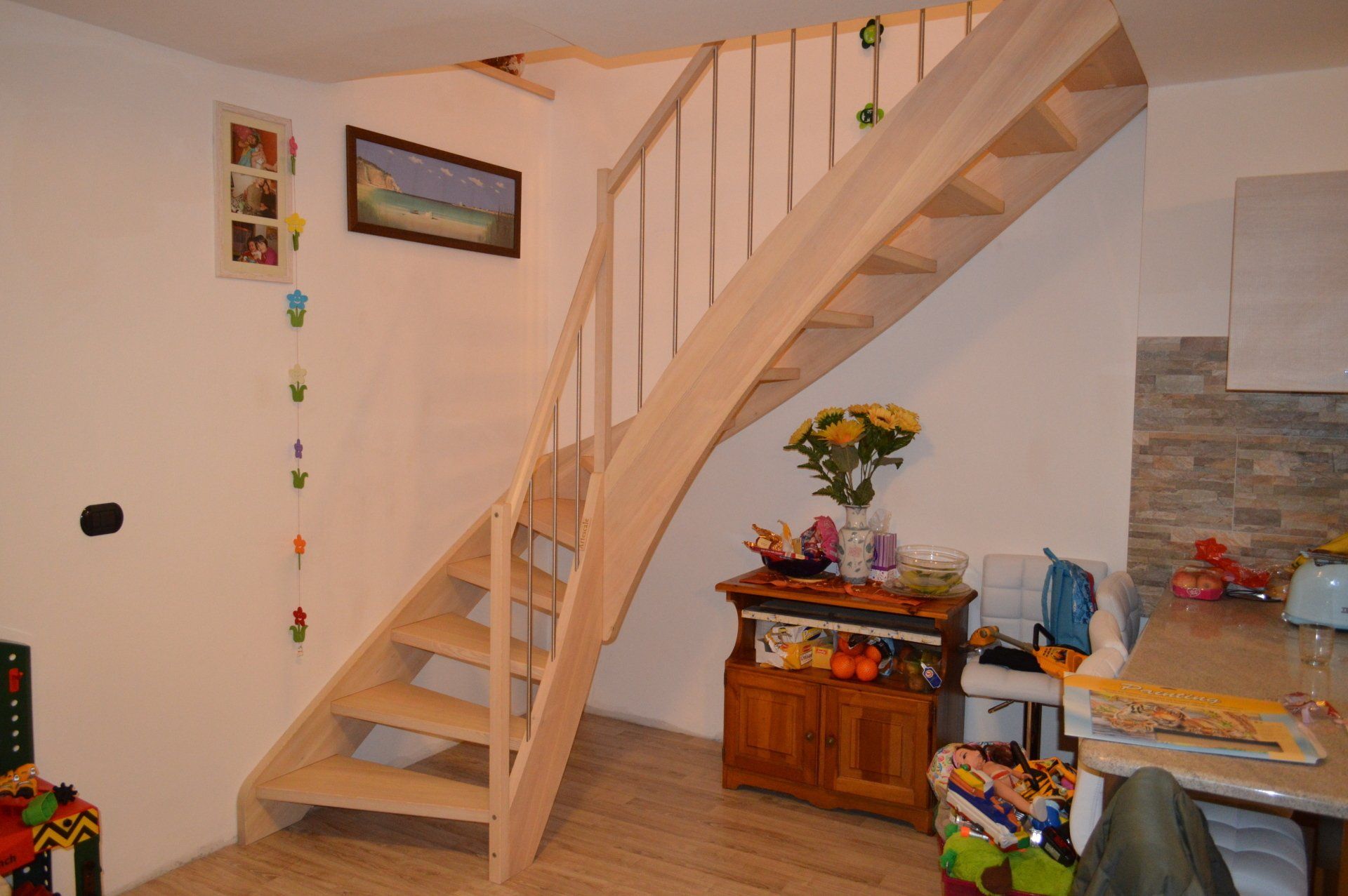 Scale in legno per interni a Pordenone stile classico