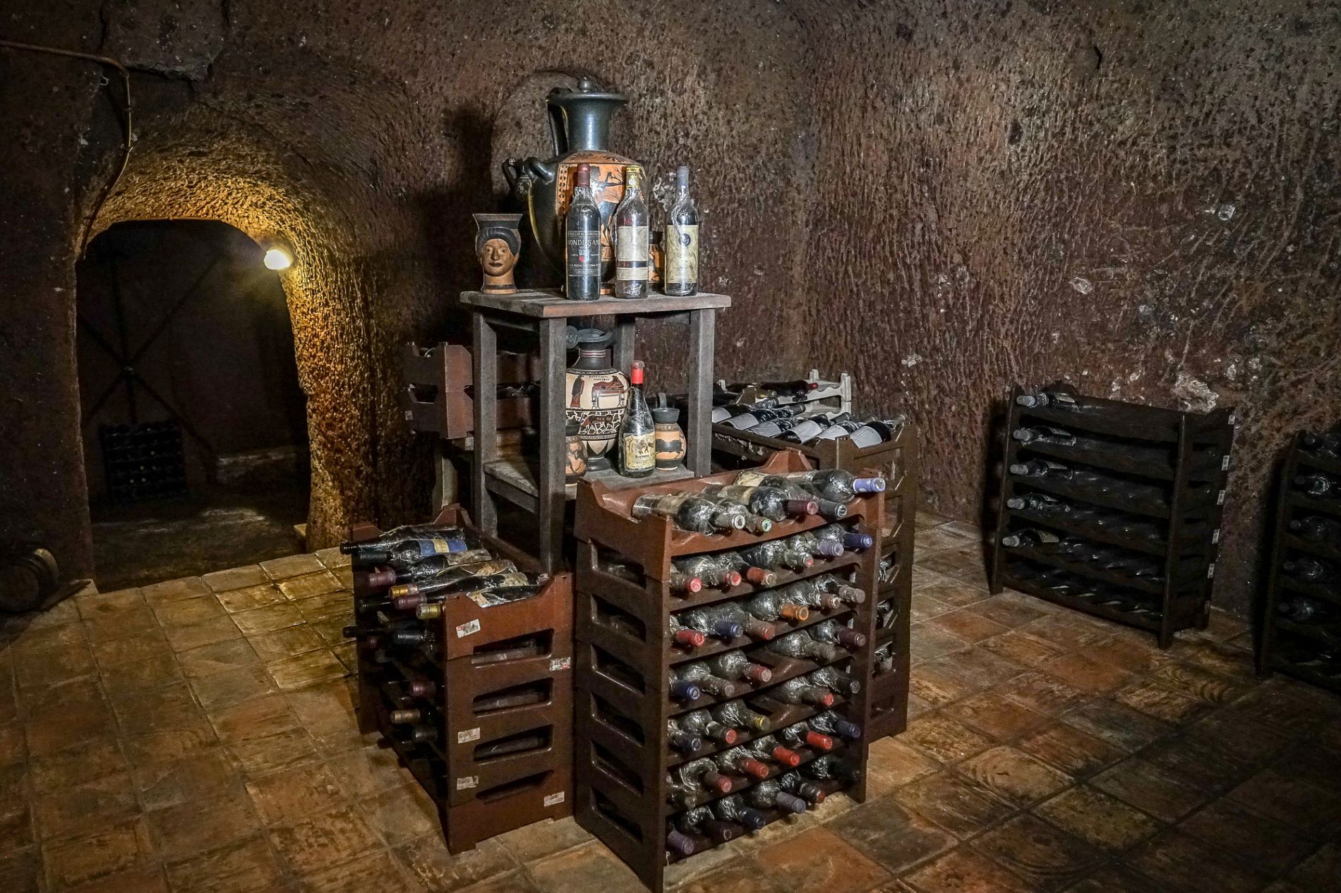 vini nella cantina del ristorante