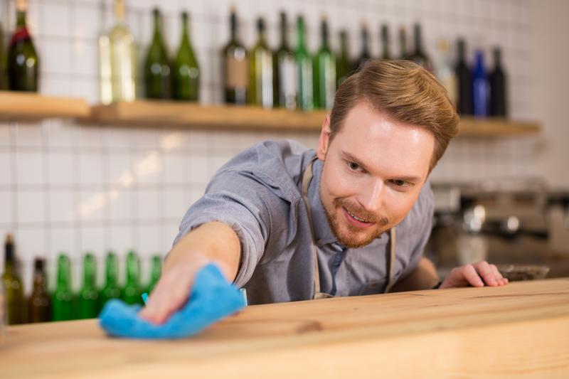 Four Ways to Encourage Restaurant Employees to Clean More Often