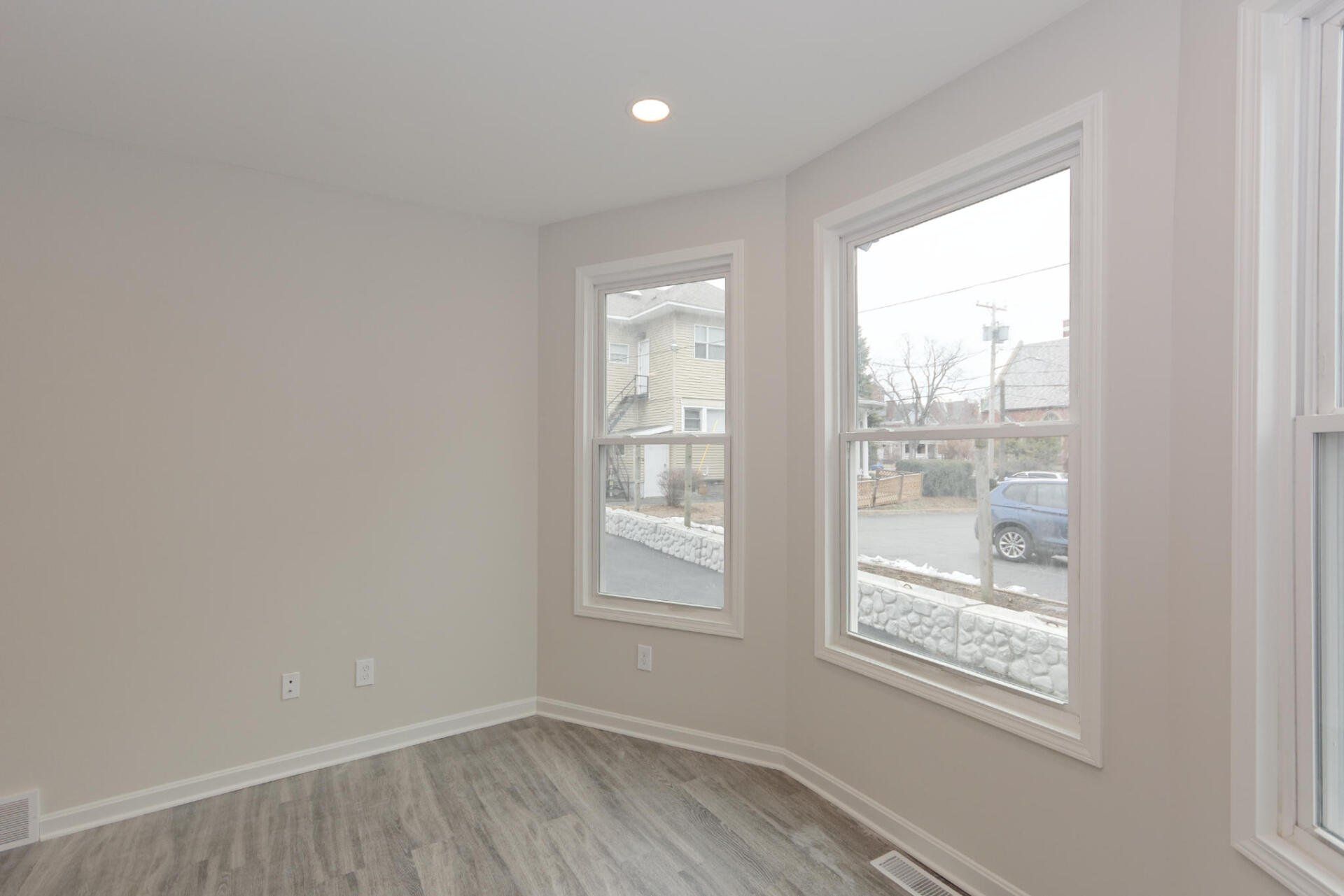 Reserve at 800 Madison and 441 Yates bedroom