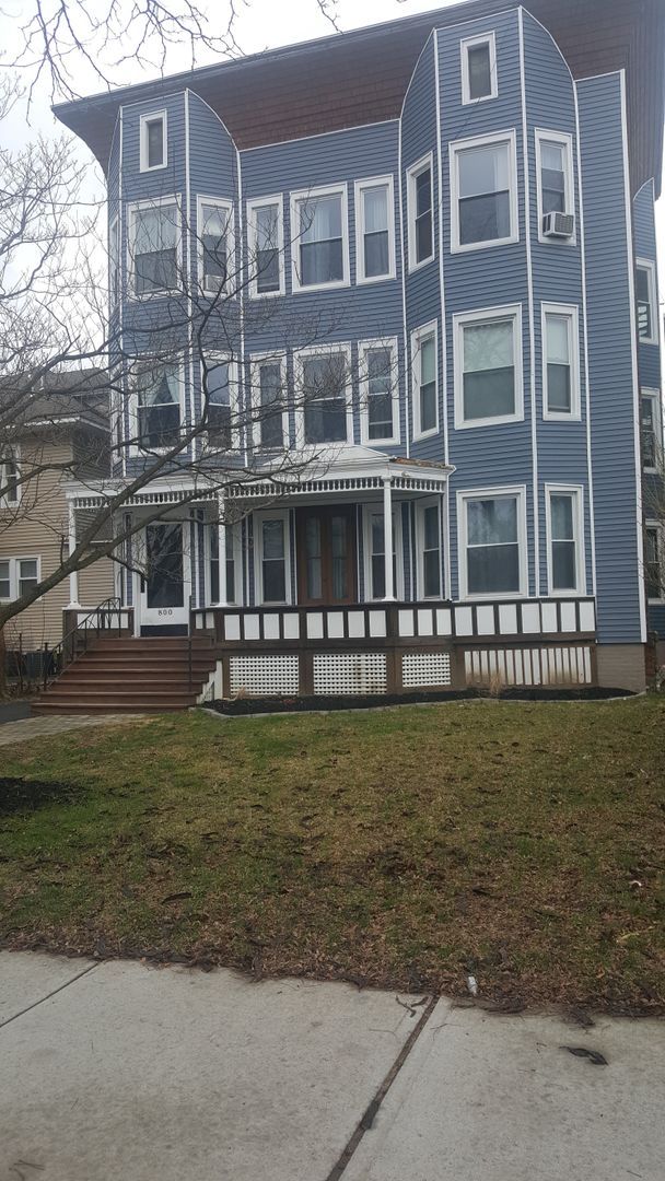 Reserve at 800 Madison and 441 Yates exterior