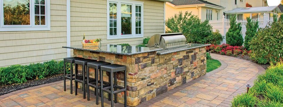 Residential Hardscape Outdoor Kitchen Pavers