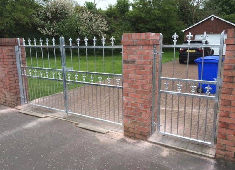 Metal fence install