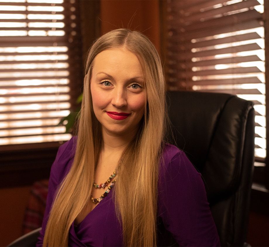 Author Daisy Harrison of Cultivating Gratitude in the Dao, sharing insights on Daoist philosophy and gratitude