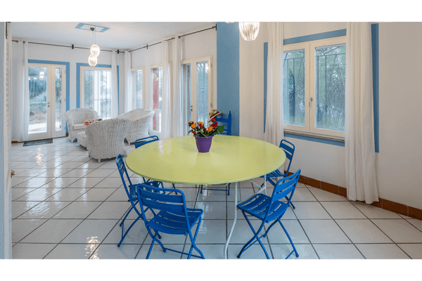 tavolo per colazione vacanza al mare