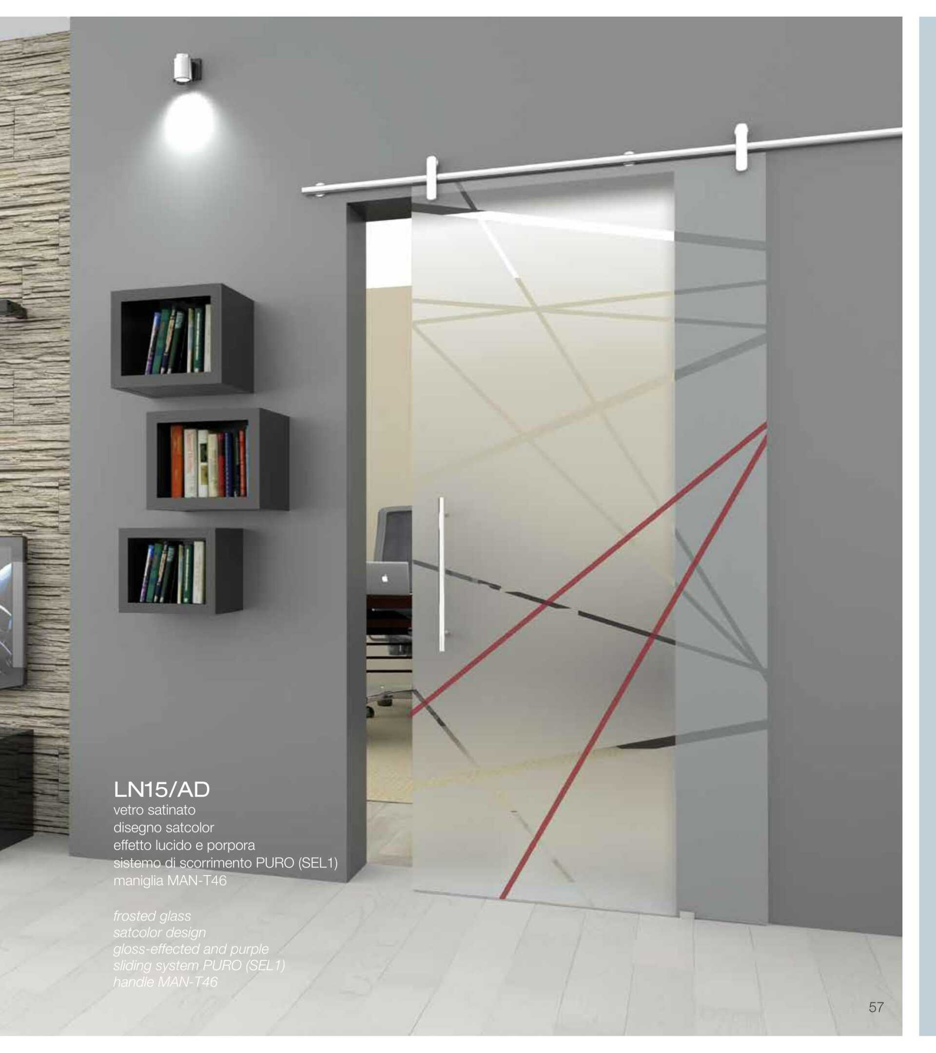 Porta di vetro con decorazioni