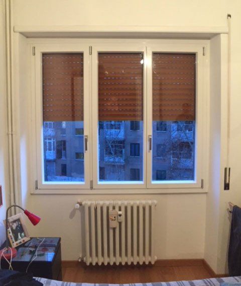 Porta bianca a tre ante