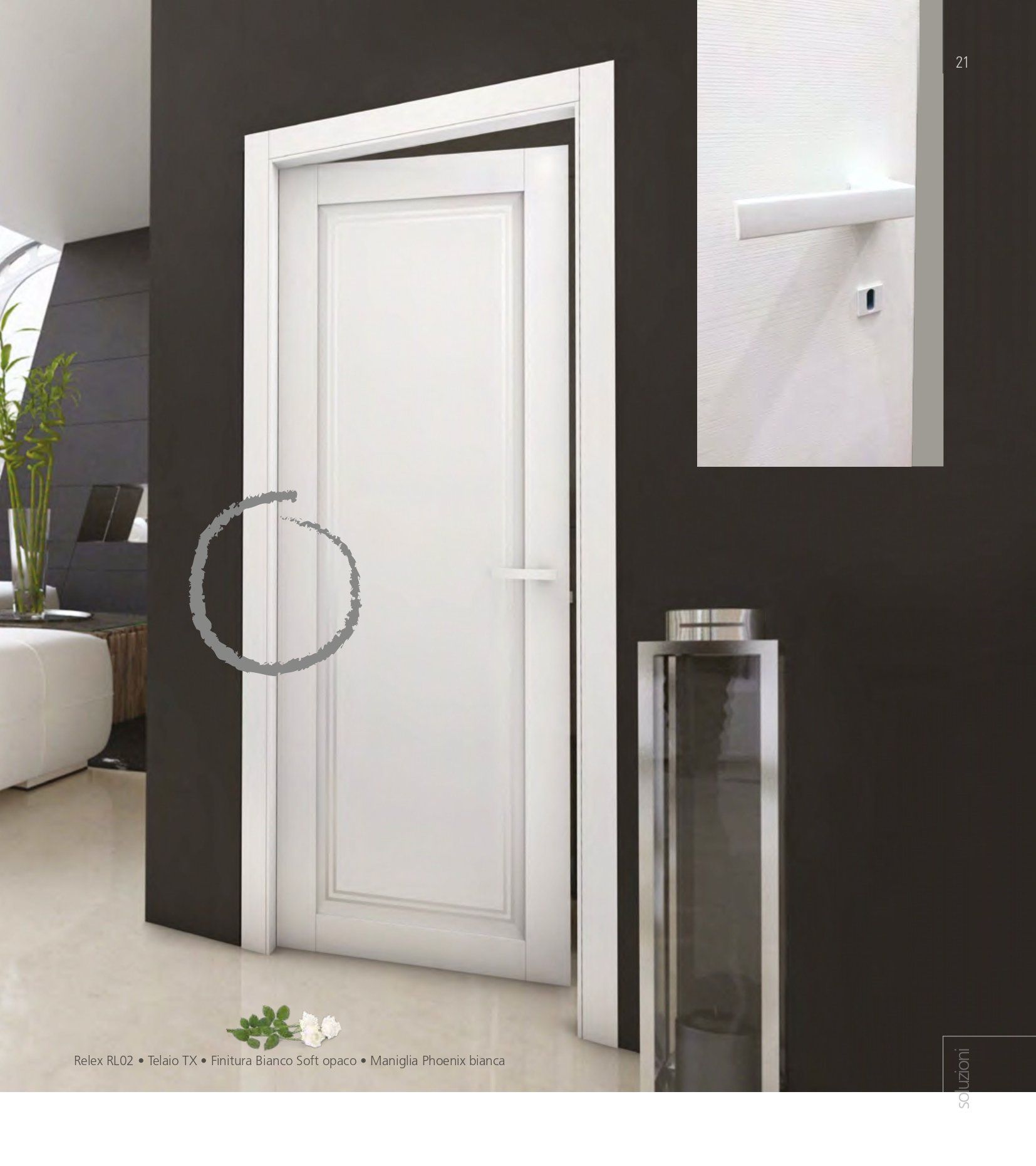 Porta bianca con muro nero