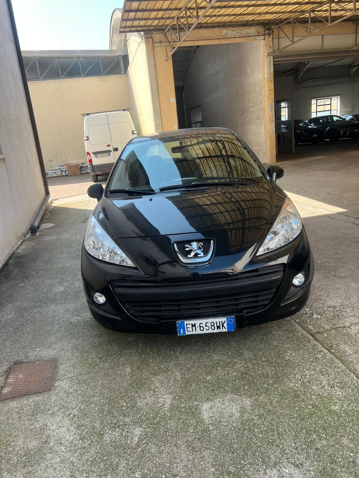 PEUGEOT 207 auto usata