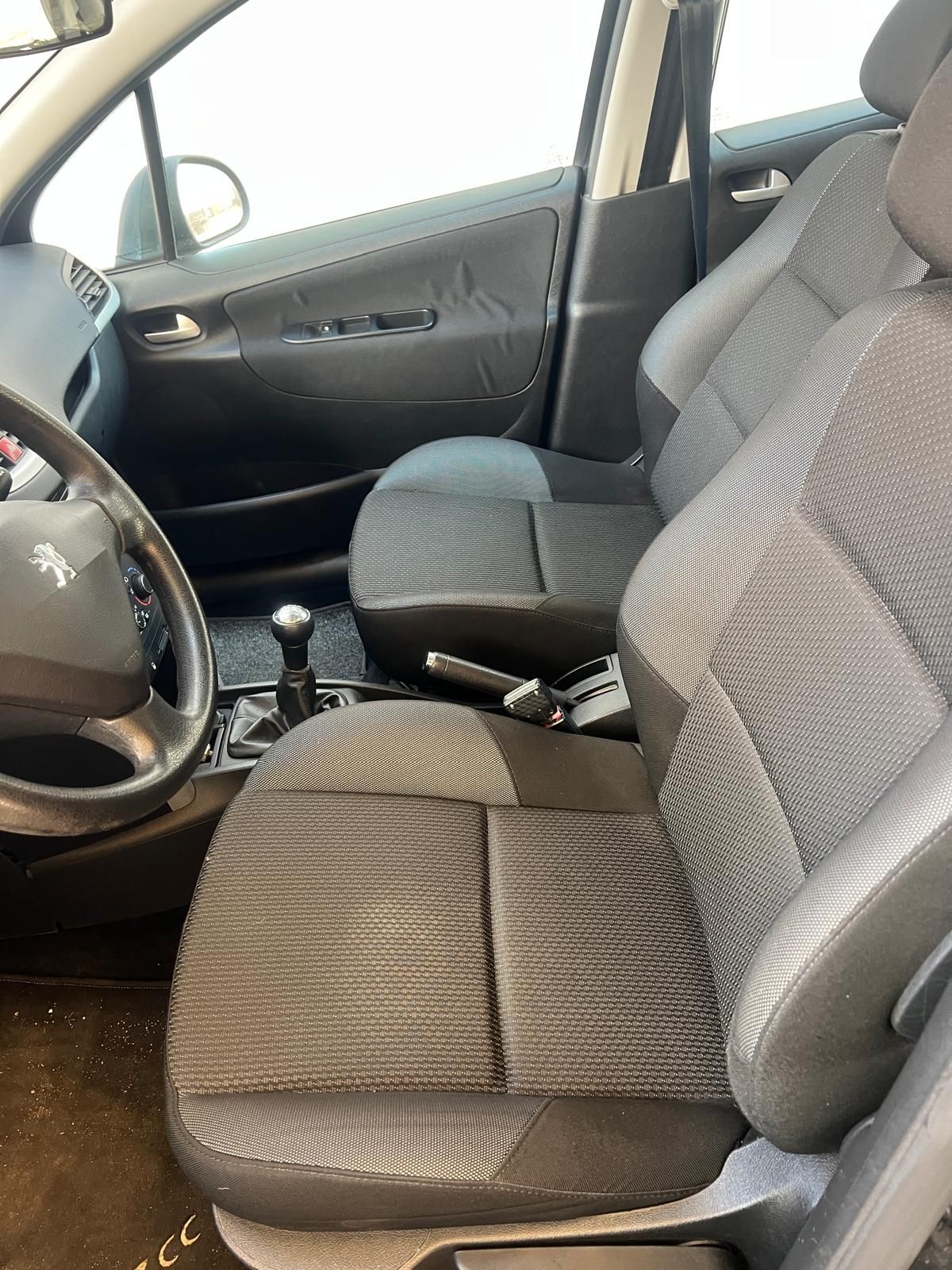 PEUGEOT 207 auto usata