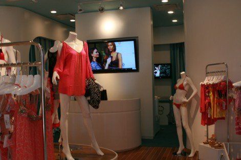 BB Quarter - sales floor