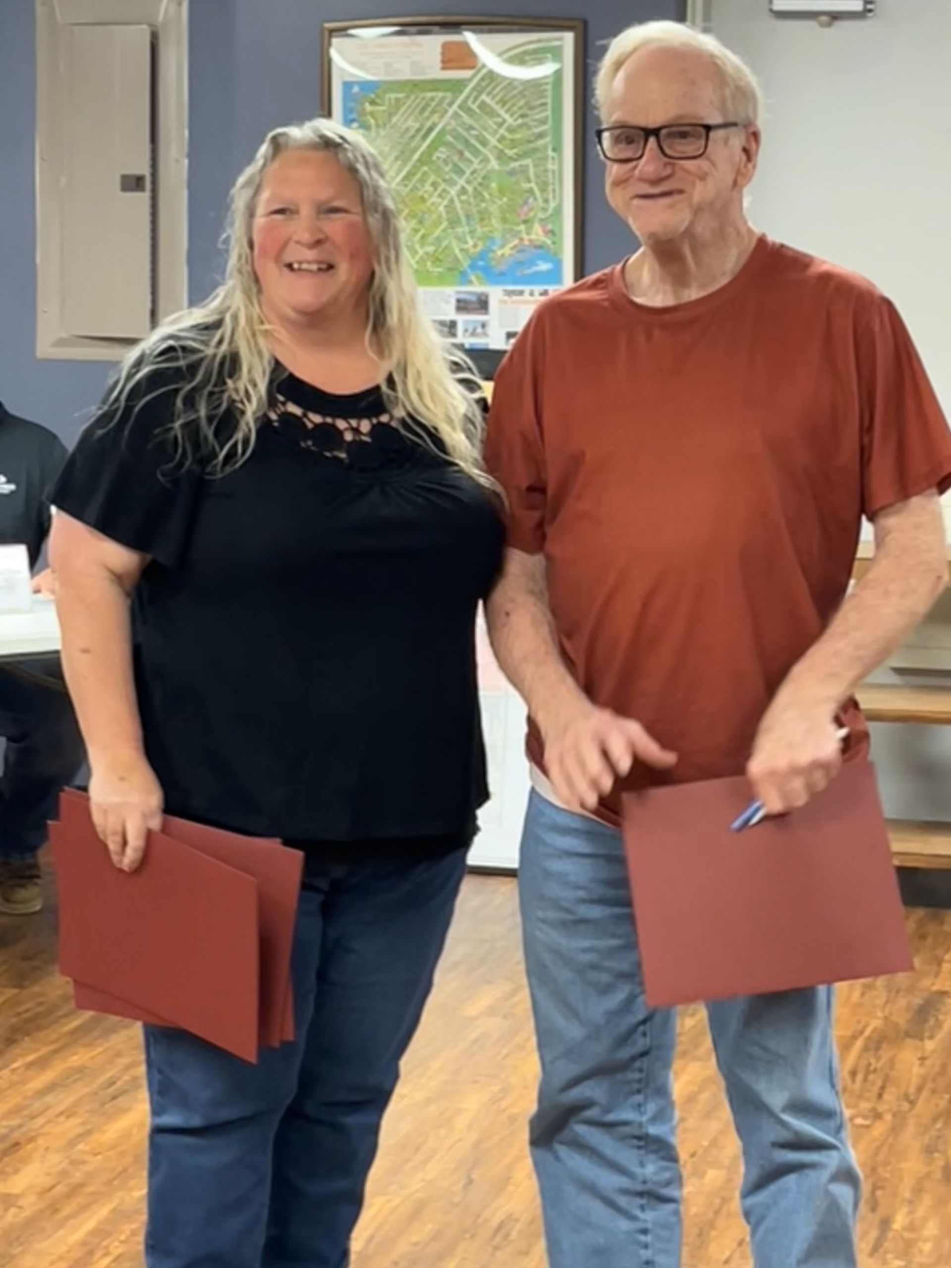 Left to Right: Mayor Jennifer Williams & Councilmember Bill Sims accept certificates of appreciation for their service.