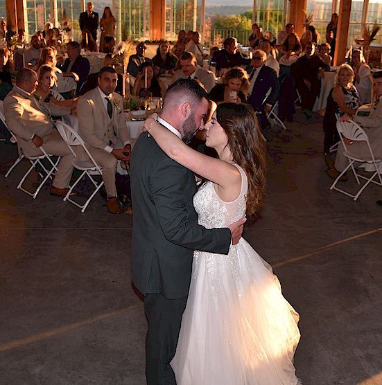 bride groom first dance