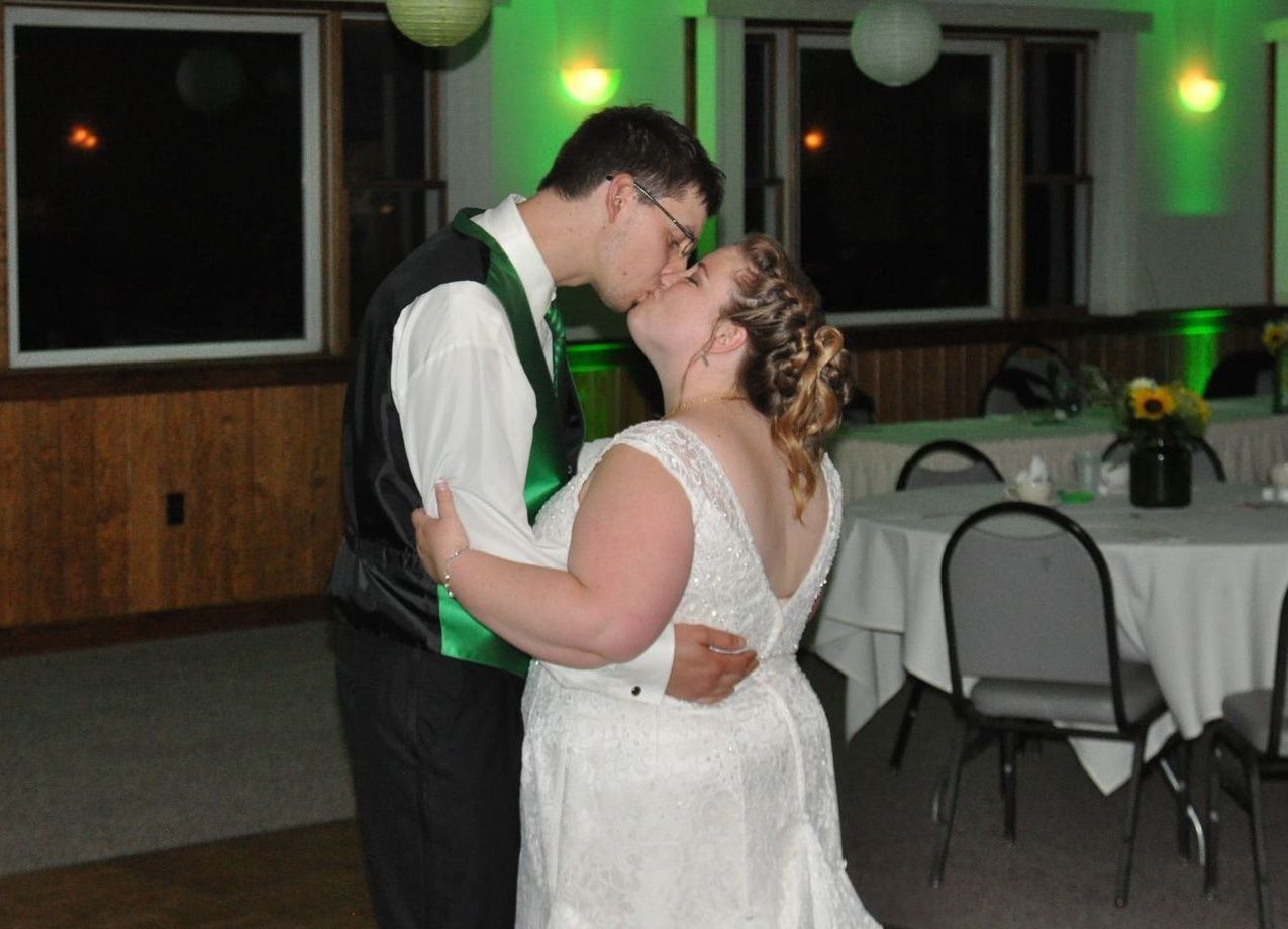 newlyweds last dance portsmouth elks hall wedding DJ