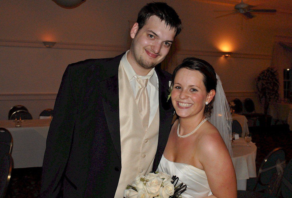 wedding bride and groom at The Governor's Inn of Rochester, New Hampshire
