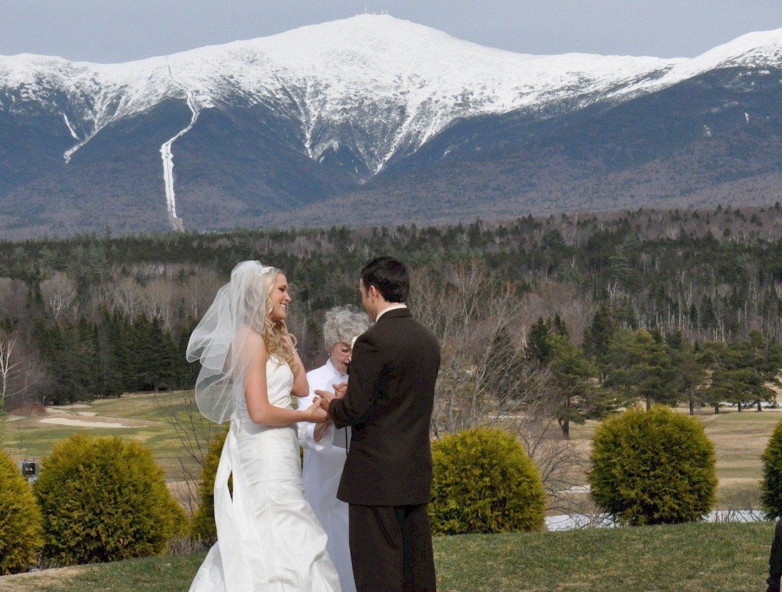 wedding ceremony at Omni Mount Washington Bretton Woods New Hampshire