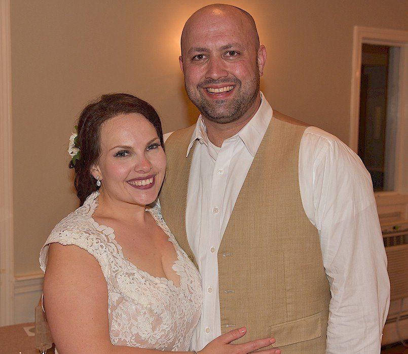 wedding bride and groom at Woodbound Inn, Rindge, New Hampshire