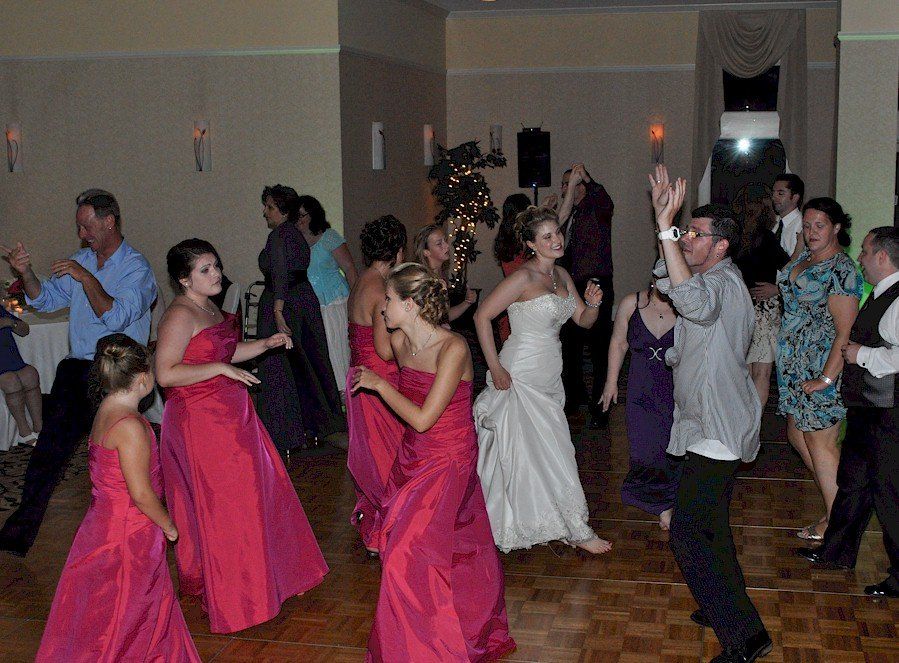 wedding party dance at atkinson country club, NH