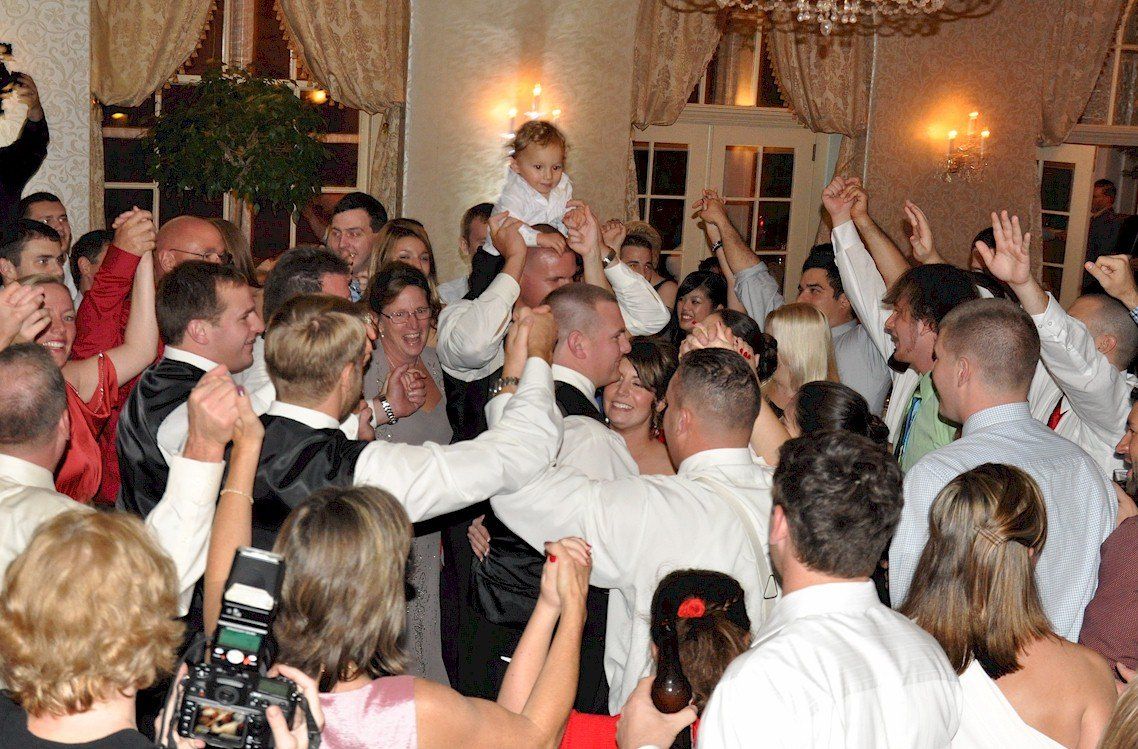 wedding guests DJ dancing at Hotel Northampton, Northampton, Massachusetts