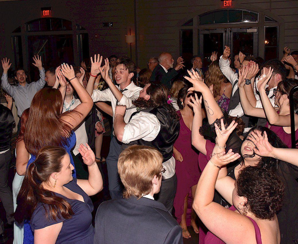 wedding guests DJ dancing at LaBelle Winery, Amherst, New Hampshire