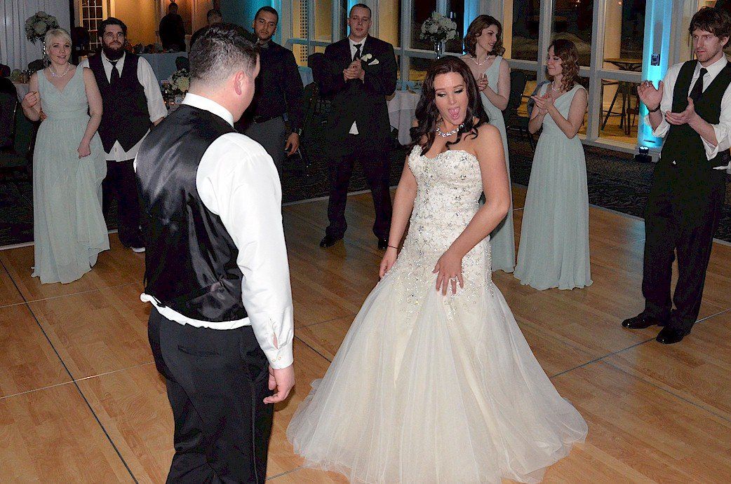 newlyweds dancing at Manchester Country Club, Bedford, New Hampshire