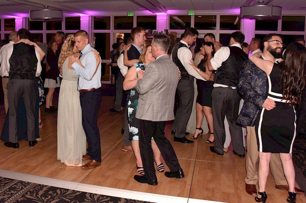 NH DJ wedding dance at Manchester Country Club, Bedford, New Hampshire