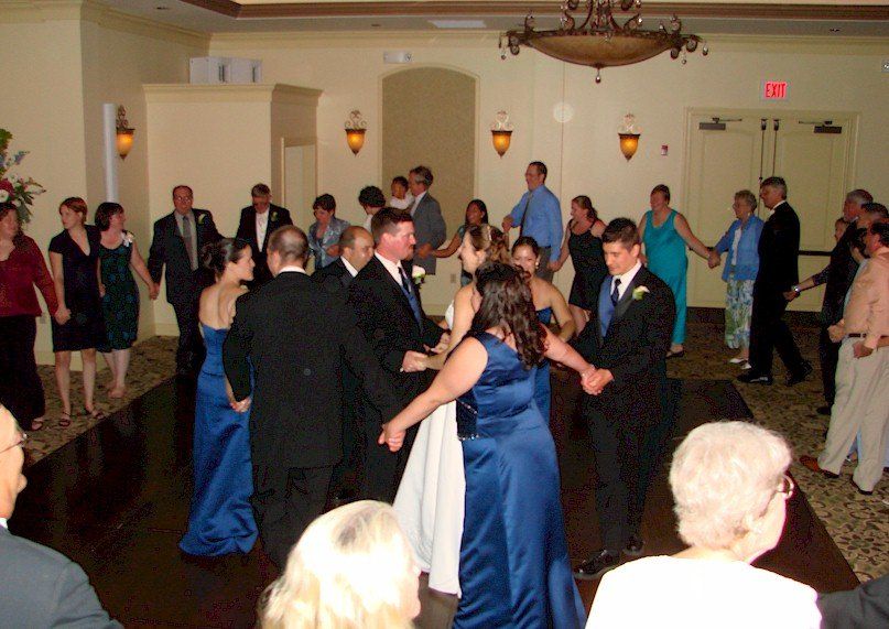 guests ME wedding DJ dancing at Meeting House at the Union Bluff Hotel, York Beach, Maine