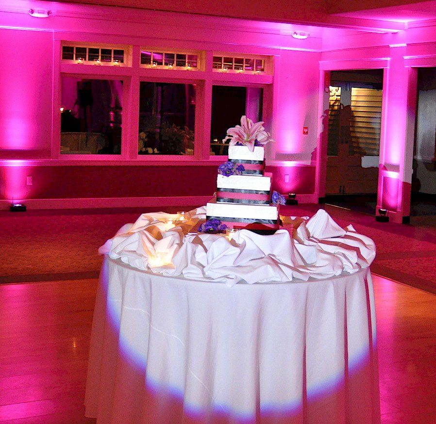 wedding cake spotlight portland york kennebunkport maine