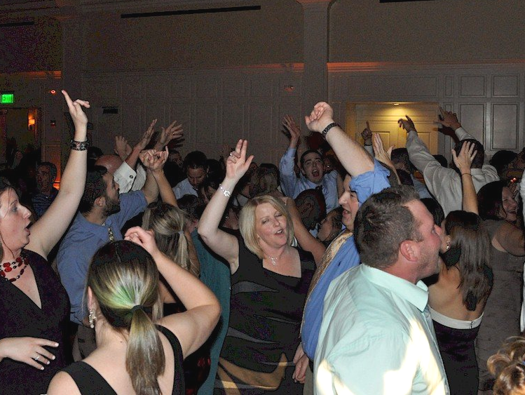 wedding guests DJ dancing at Renaissance Golf Club, Haverhill, Massachusetts