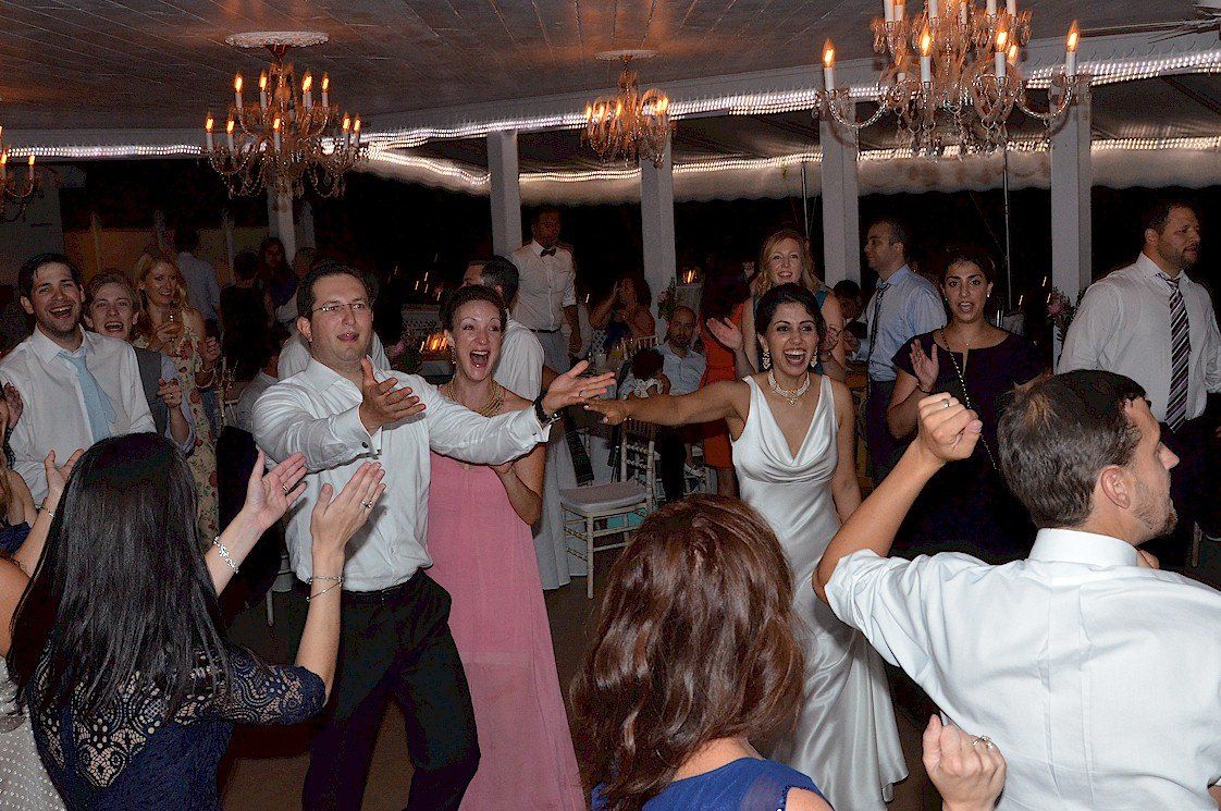 wedding guests dancing at Victoria Inn, Hampton, NH