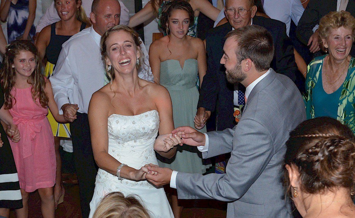 bride and groom first dance at Wentworth Inn, Jackson, NH