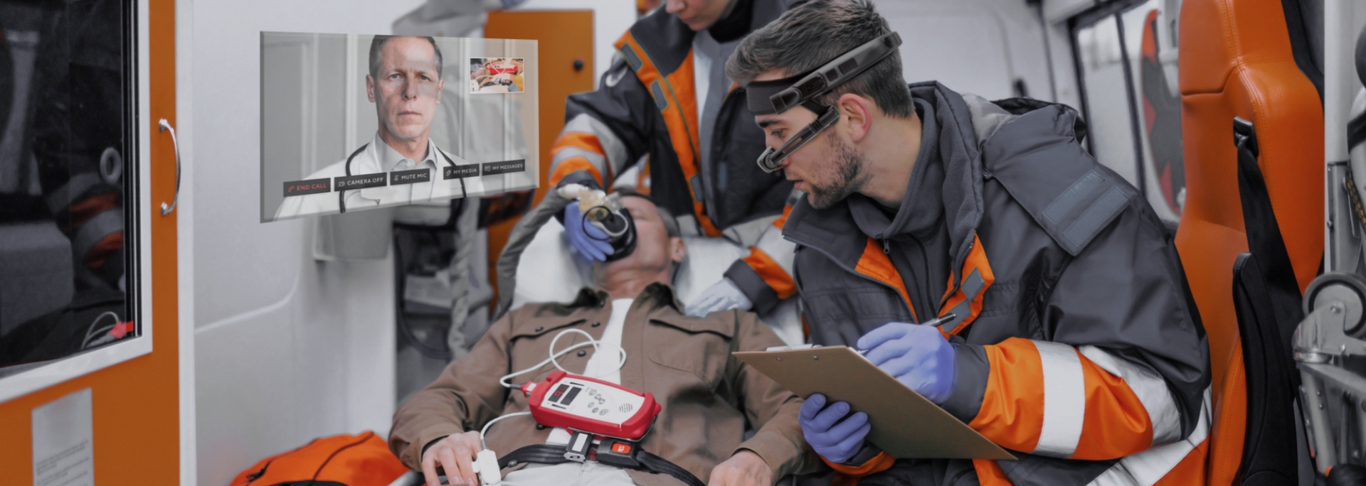 Picture of a paramedic wearing an XR headset